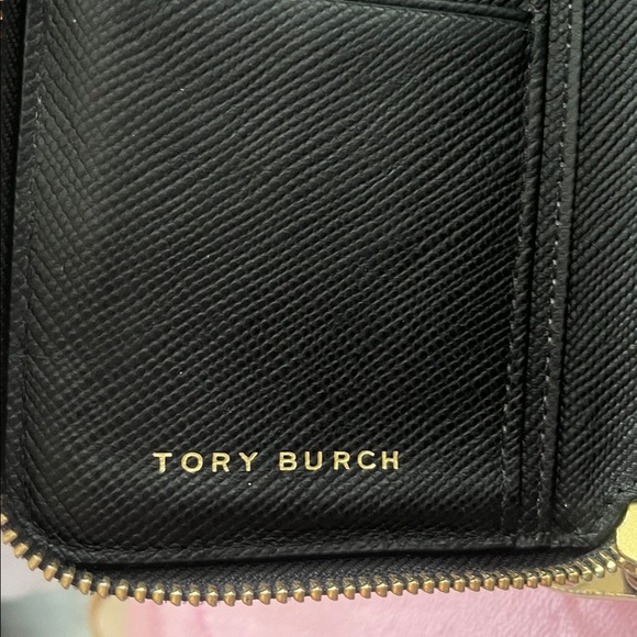 Tory Burch Perry Zip Passport Continental Wallet Wristlet EUC - Picture 15 of 15